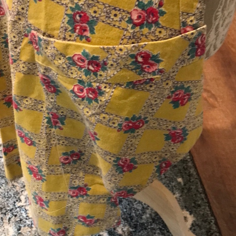 Vintage Apron - Picture 3 of 4